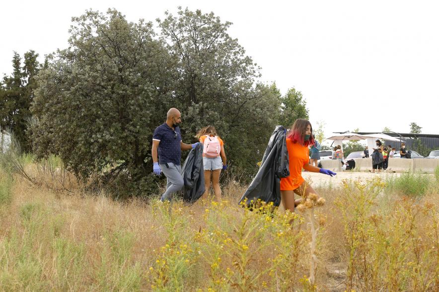 Reciclaje y Recogida de Residuos en la Moraleja Pony Club - Imagen de un momento de la recogida de residuos.