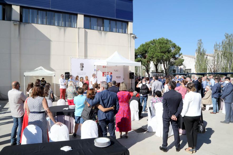 Inauguración Escultura de Sprinkler Pacisa - Imagen panorámica de La Plaza Sprinkler, junto a la sede de Pacisa donde se ha colocado la escultura.