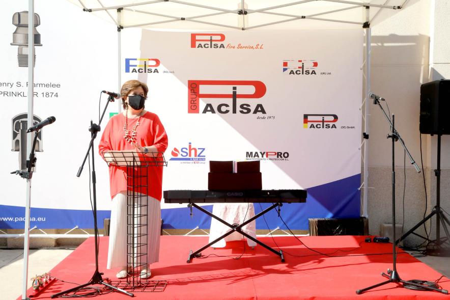 Inauguración Escultura de Sprinkler Pacisa -  Imagen de un momento del discurso de la concejala de cultura Rosario Tamayo.