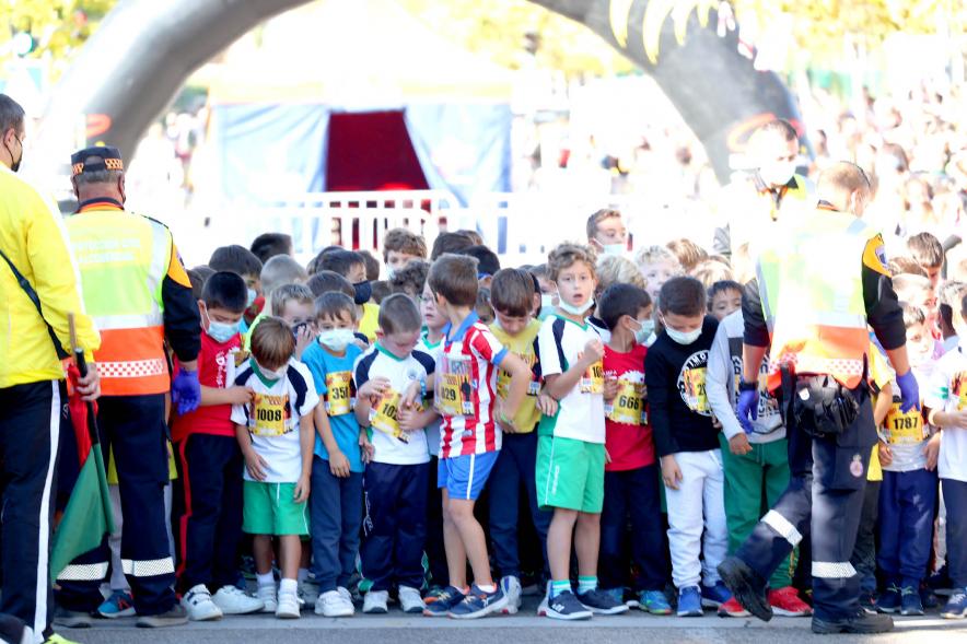 Milla Escolar 2021 - Imagen del momento de la salida de los más pequeños.