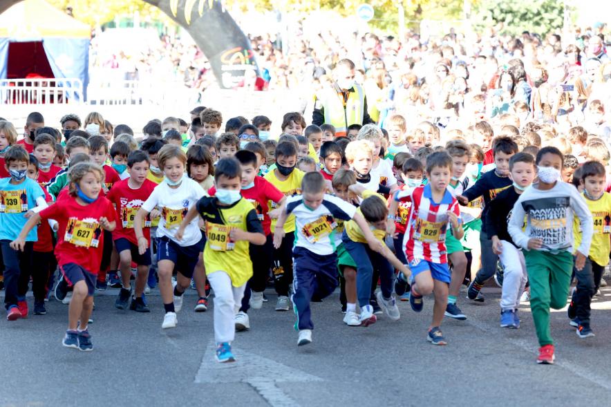  Milla Escolar 2021 - Imagen del momento de la salida de los más pequeños.