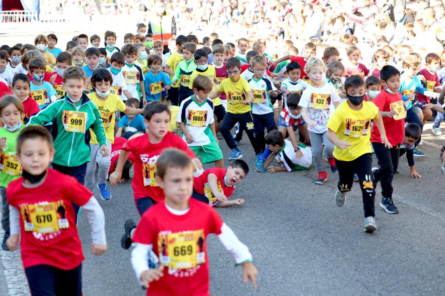 Milla Escolar 2021 - Imagen de un momento de la carrera de los más pequeños.
