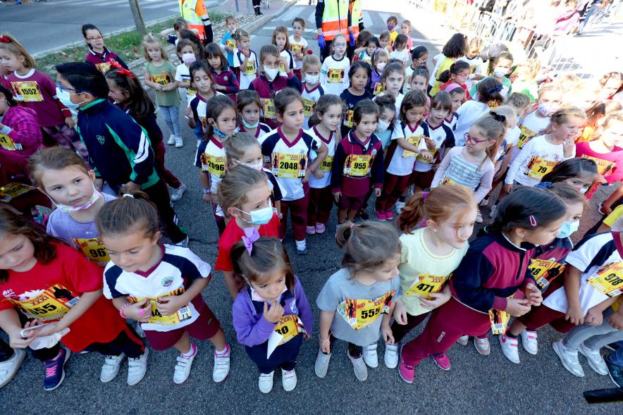 Milla Escolar 2021 - Imagen del momento de la salida de las más pequeñas.