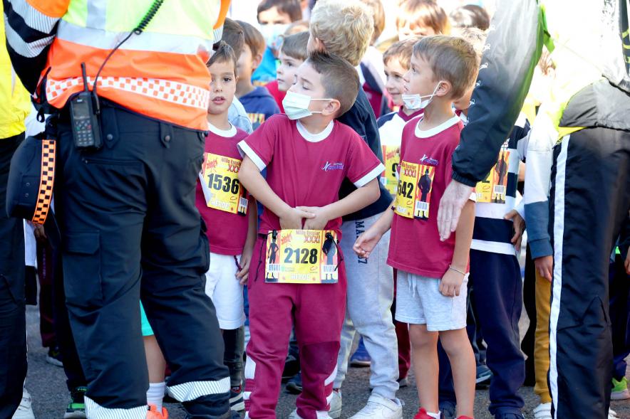 Milla Escolar 2021 - Imagen del momento de la salida de los alevines.