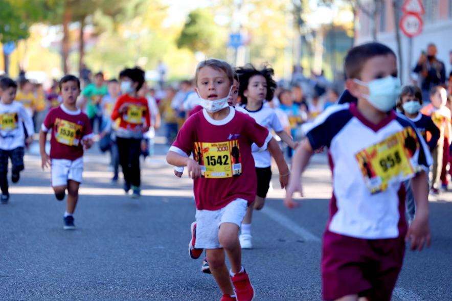 Milla Escolar 2021 - Imagen de un momento de la carrera de los alevines.