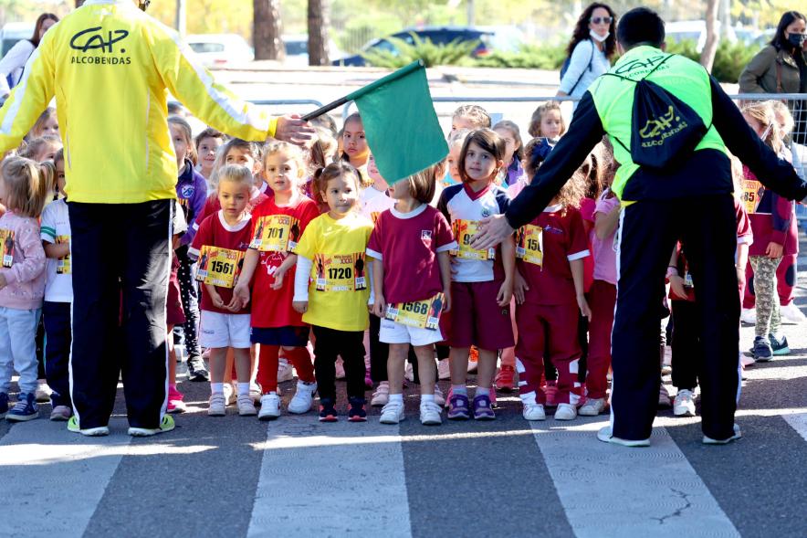   Milla Escolar 2021 - Imagen del momento de la salida de las alevines.
