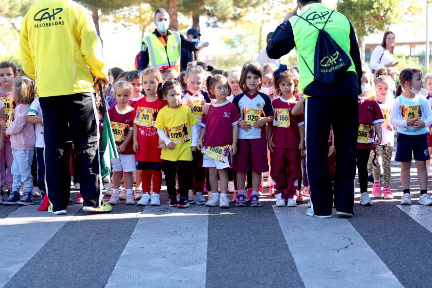 Milla Escolar 2021 - Imagen del momento de la salida de las alevines.
