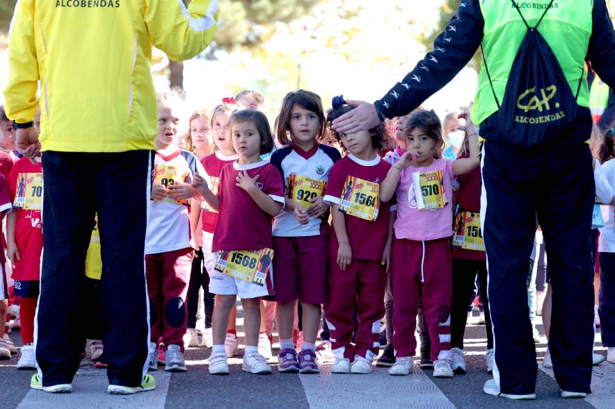  Milla Escolar 2021 - Imagen del momento de la salida de las alevines.