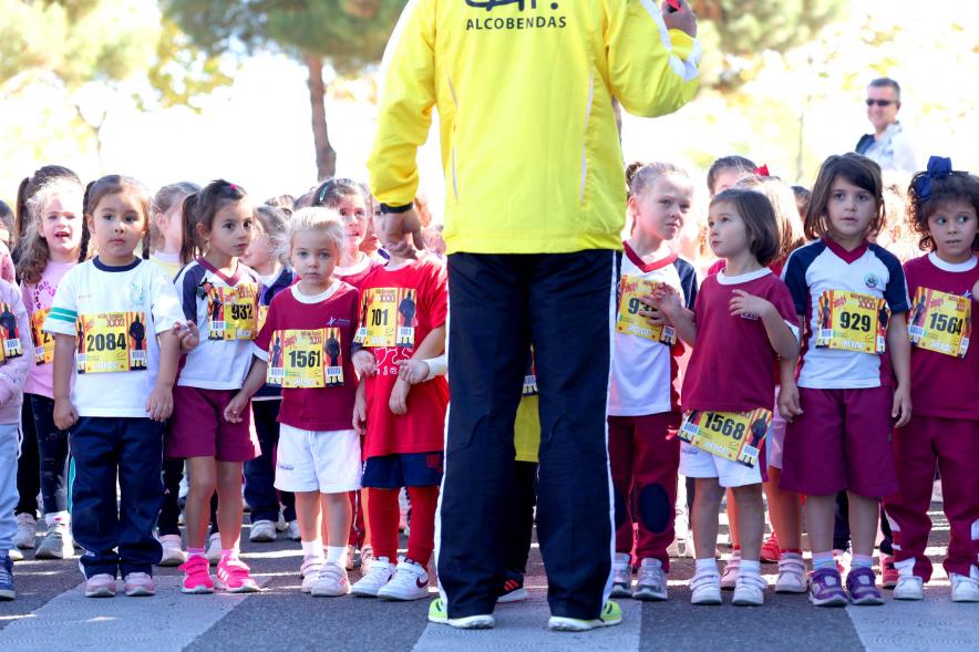  Milla Escolar 2021 - Imagen del momento de la salida de las alevines.