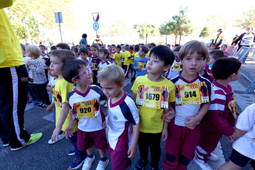  Milla Escolar 2021 -  Imagen del momento de la salida de los infantiles.