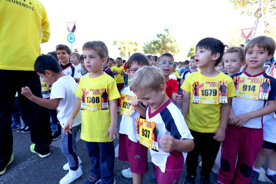 Milla Escolar 2021 - Imagen del momento de la salida de los infantiles.