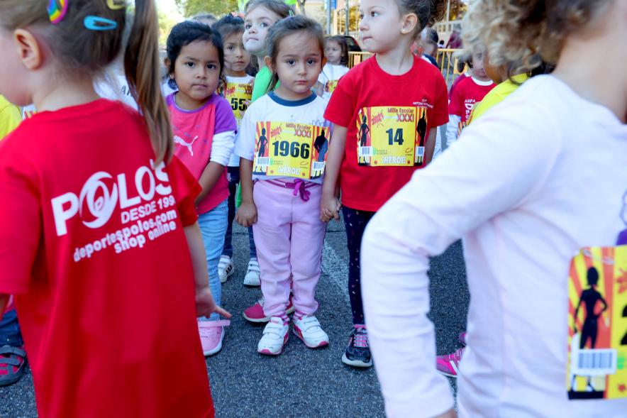 Milla Escolar 2021 - Imagen del momento de la salida de las infantiles.