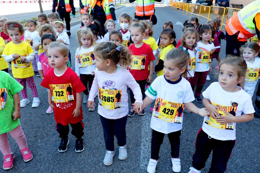  Milla Escolar 2021 -  Imagen del momento de la salida de las infantiles.