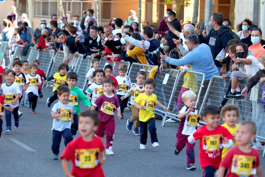  Milla Escolar 2021 - Imagen de un momento de la carrera de los infantiles.