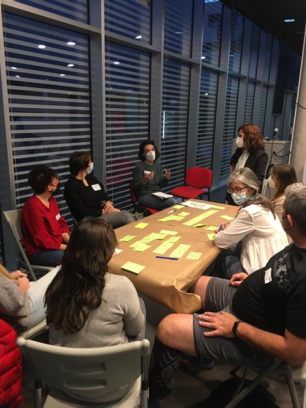 Foro AMPAS - Imagen de una mesa de trabajo.