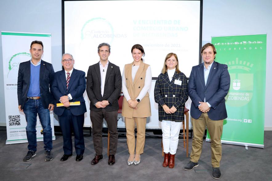 Vº Encuentro de Comercio Urbano - Imagen posado de autoridades, donde destacamos la presencia del alcalde Aitor Retolaza.