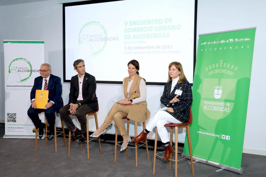 Vº Encuentro de Comercio Urbano - Imagen de un momento de una de las charlas de los encuentros.