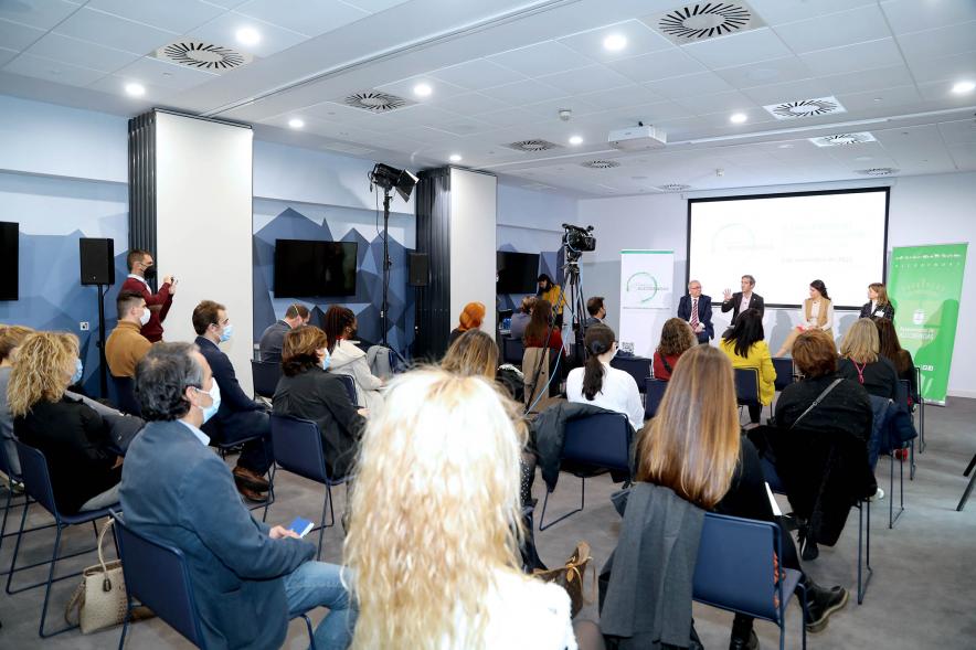 Vº Encuentro de Comercio Urbano - Imagen panorámica del salón del Hotel Hampton by Hilton Alcobendas, donde se celebran los encuentros.