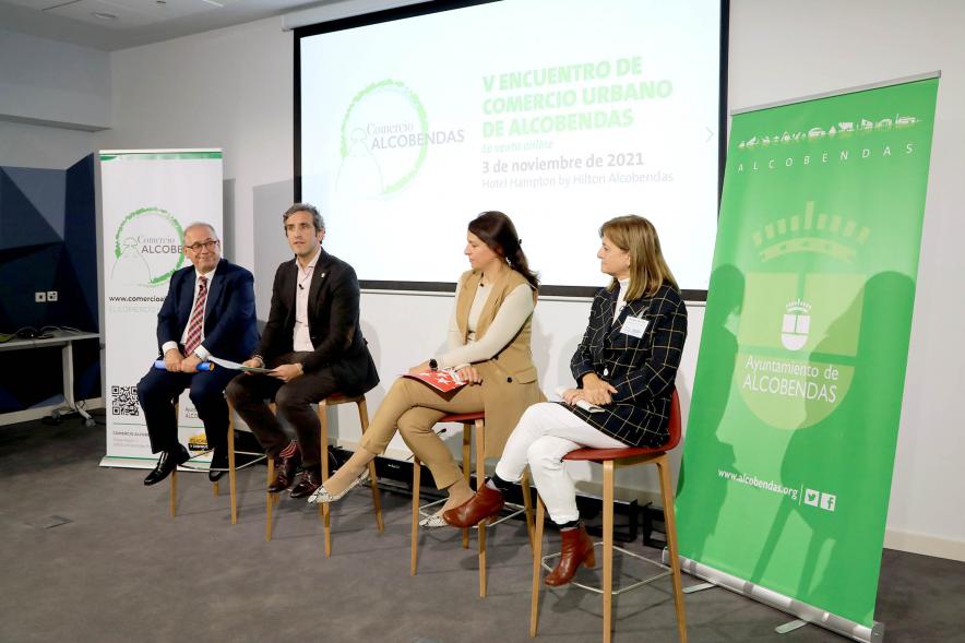  Vº Encuentro de Comercio Urbano - Imagen de un momento de una de las charlas de los encuentros.