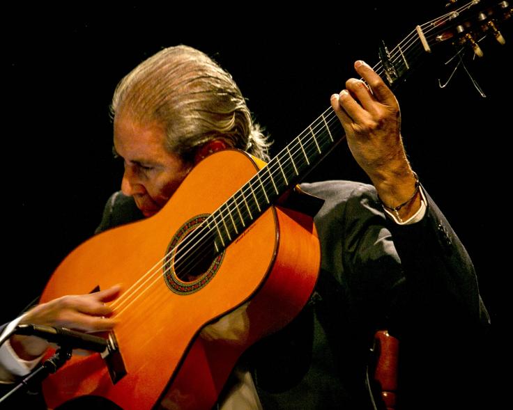  Semana Flamenca - Concierto Rocío Márquez - Imagen de un momento de la actuación de Miguel Ángel Cortés a la guitarra.