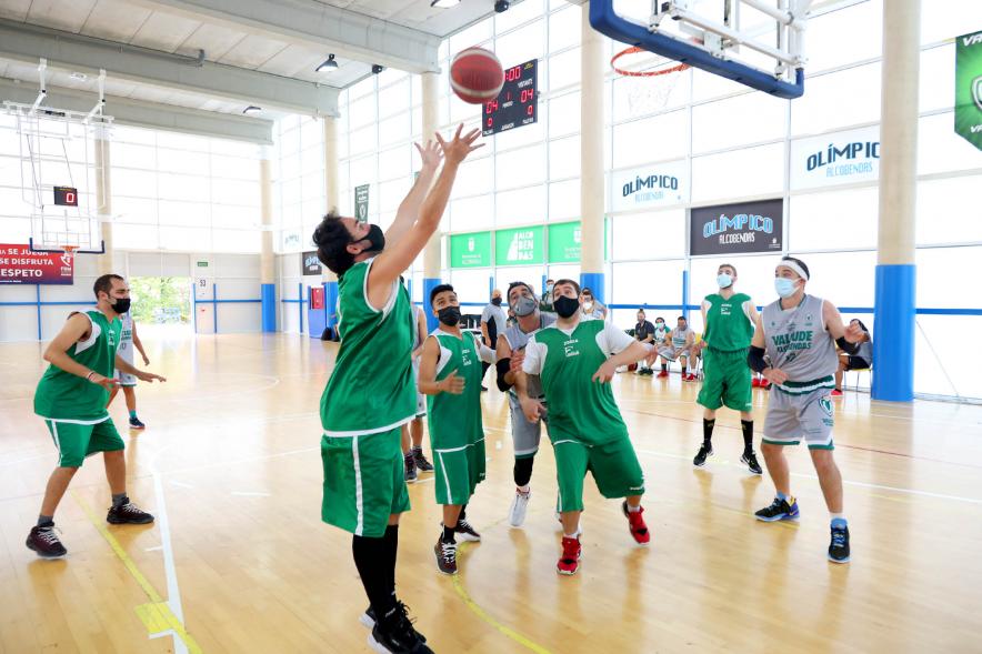  Saque de Honor Baloncesto Valcude - Imagen de un momento del partido de baloncesto.
