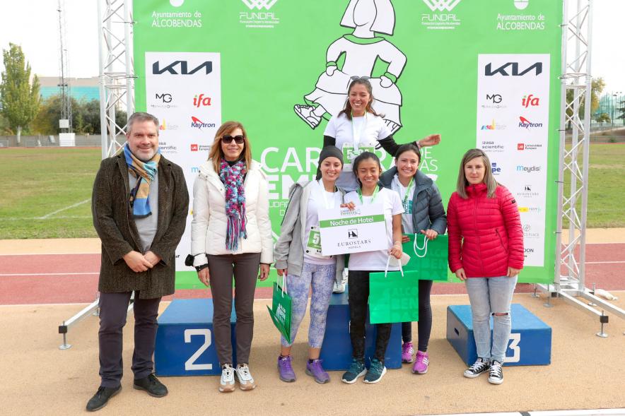 Carrera de las Empresas 2021 -  Posado de los ganadores con las autoridades municipales.