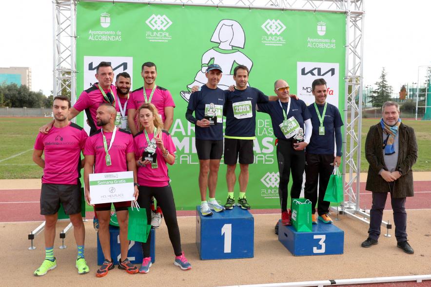 Carrera de las Empresas 2021 -  Posado de los ganadores con las autoridades municipales.