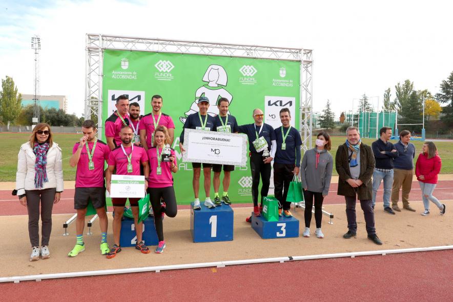 Carrera de las Empresas 2021 -  Posado de los ganadores con las autoridades municipales.