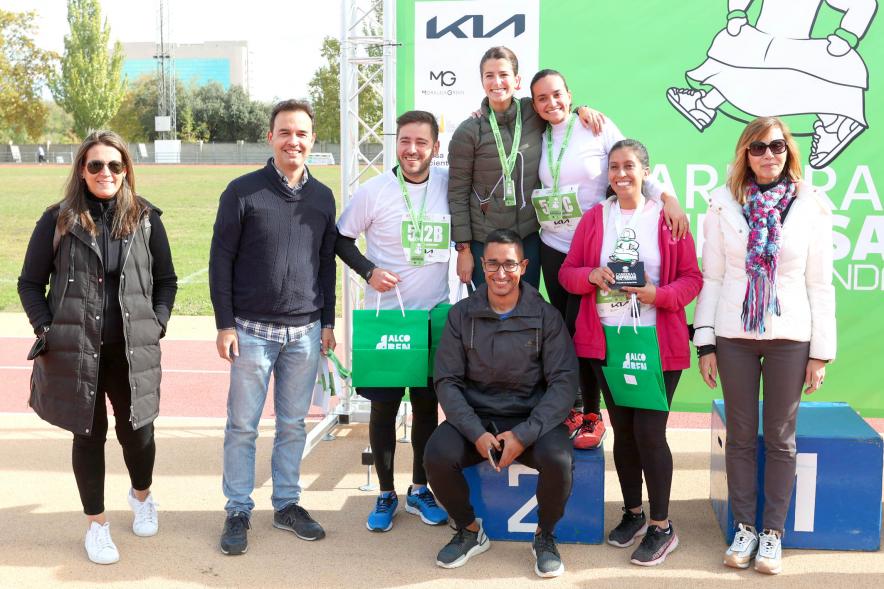 Carrera de las Empresas 2021 -  Posado de los ganadores con las autoridades municipales.