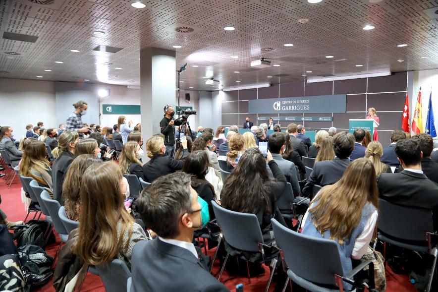 Acto Apertura Actividades Académicas Centro de Estudios Garrigues -  Imagen lateral de los asistentes al acto.