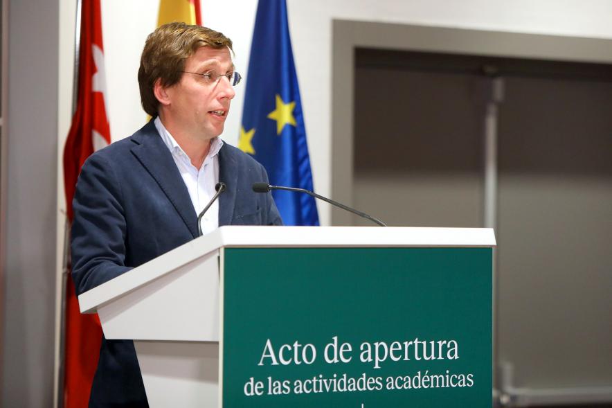 Acto Apertura Actividades Académicas Centro de Estudios Garrigues - Primer plano del discurso del Señor Almeida.