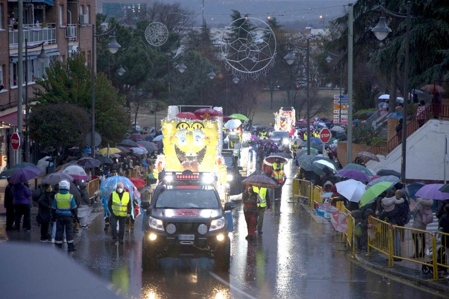 Cabalgata de Reyes 2022 -  Imagen panorámica de la calle donde se celebra la cabalgata.