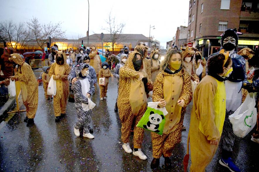 Cabalgata de Reyes 2022 - Imagen de personas disfrazadas que participan en el desfile de la cabalgata.