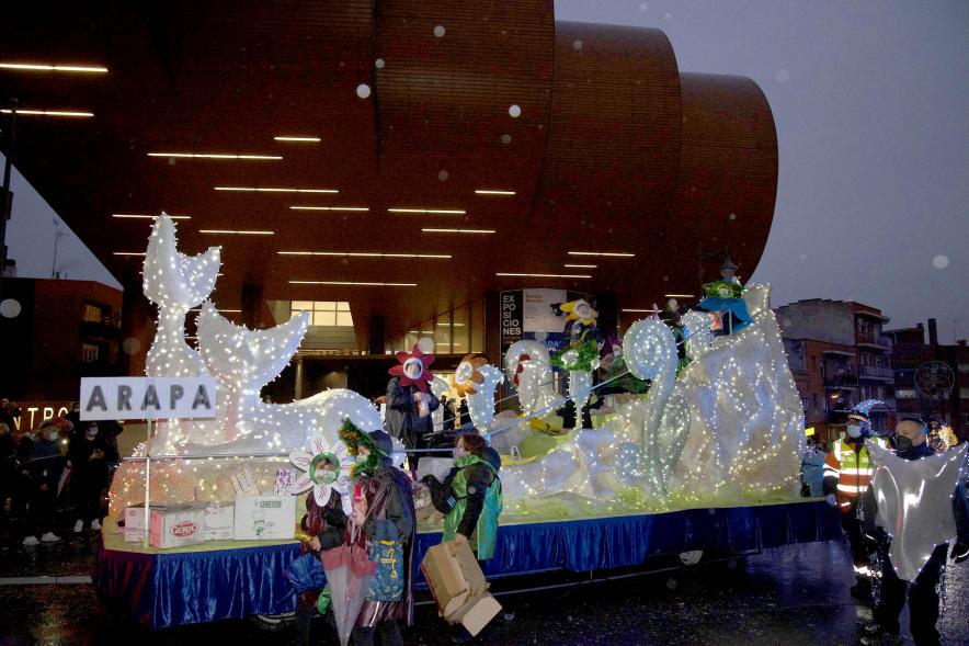 Cabalgata de Reyes 2022 - Imagen de la carroza ARAPA y León que participa en la cabalgata.