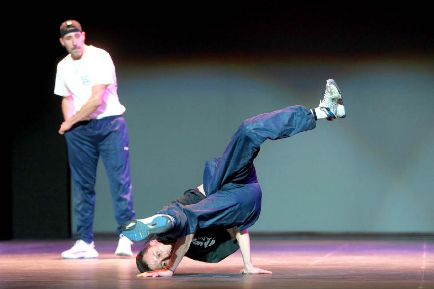 Gala del Deporte 2021 - Actuación de un grupo de break dance.