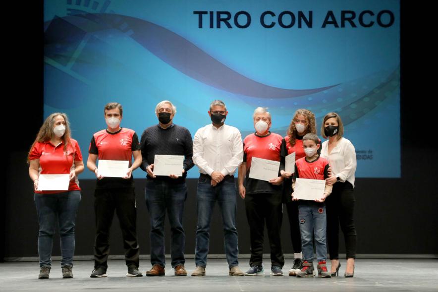 Gala del Deporte 2021- Posado del equipo de tiro con Rafael Sánchez Acera.