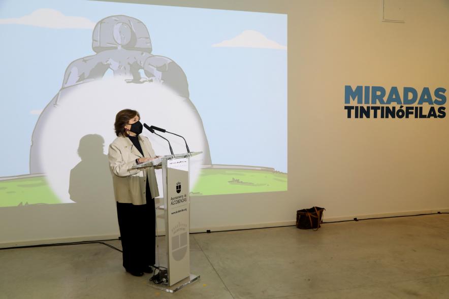 Inauguración Exposición "Miradas Tintinófilas" - Imagen de la presentación del acto, por parte de la concejala de Cultura Rosario Tamayo.