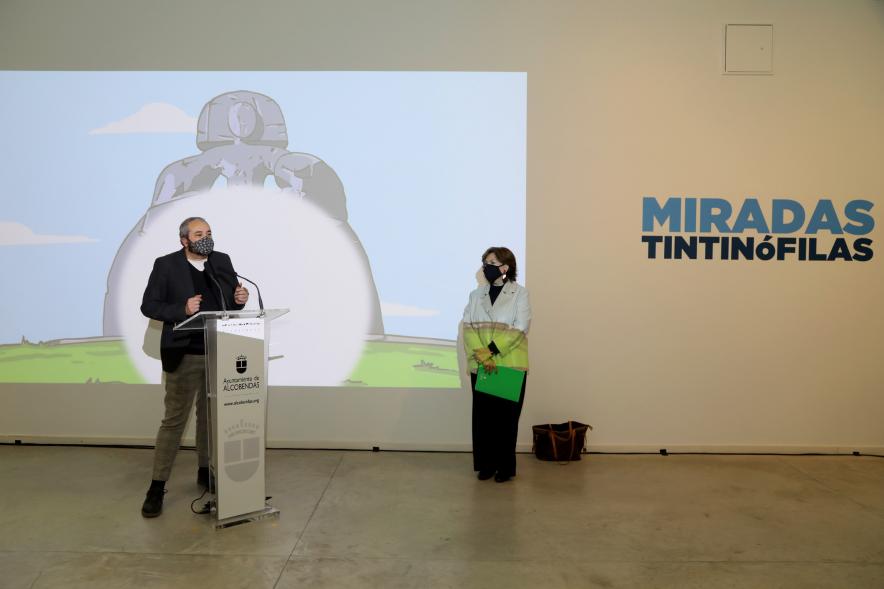 Inauguración Exposición "Miradas Tintinófilas" - Imagen de un momento de la intervención del comisario de la exposición, Álex Muñoz.
