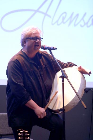 Presentación Premio Novela Corta Bachiller Alonso López - Imagen de la actuación musical.