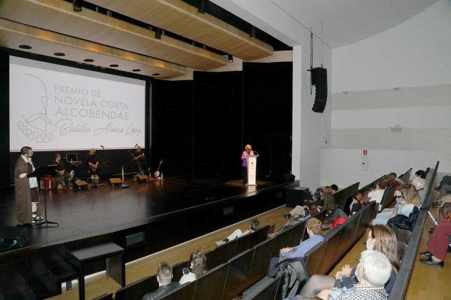 Presentación Premio Novela Corta Bachiller Alonso López  - Panorámica del teatro.