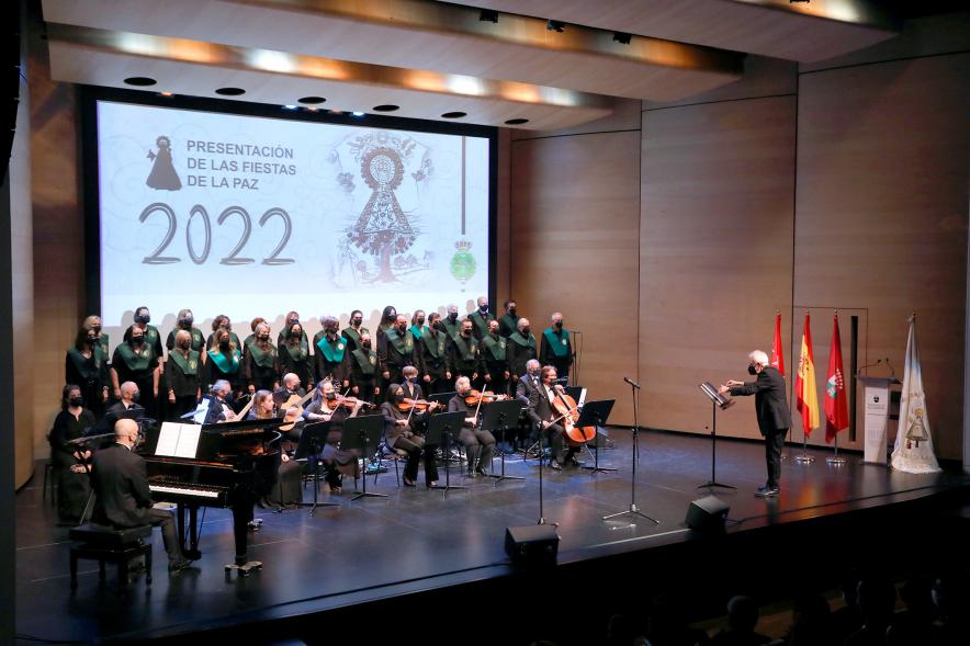 Presentación de las Fiestas Virgen de la Paz 2022 - Imagen de un momento de la actuación de la Orquesta y Coro de la Fundación Veinticuatro de Enero.