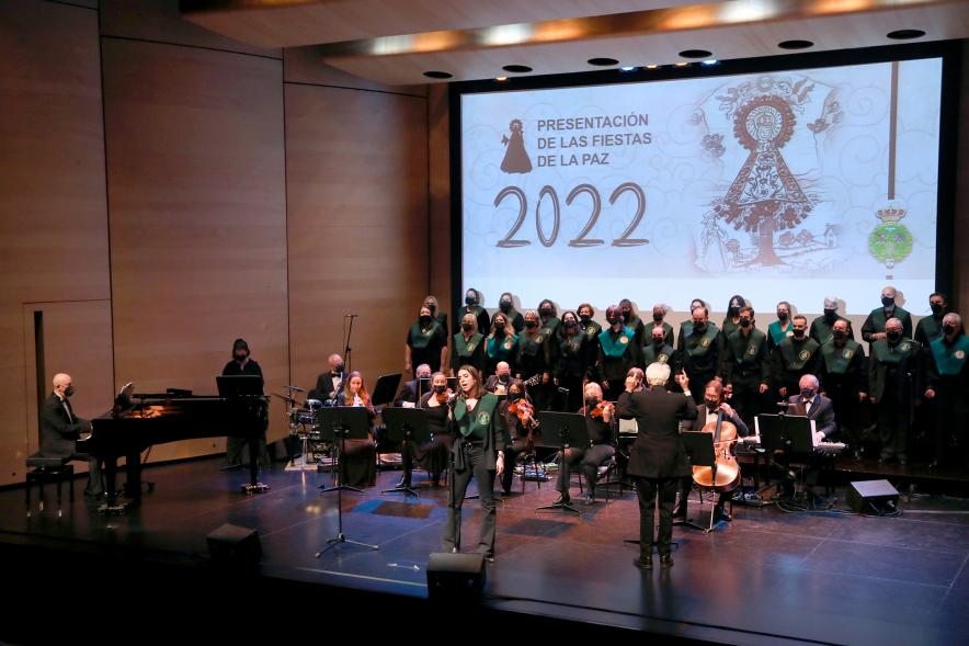Presentación de las Fiestas Virgen de la Paz 2022 - Imagen de un momento de la actuación de uno de solistas del Coro de la Fundación Veinticuatro de Enero.
