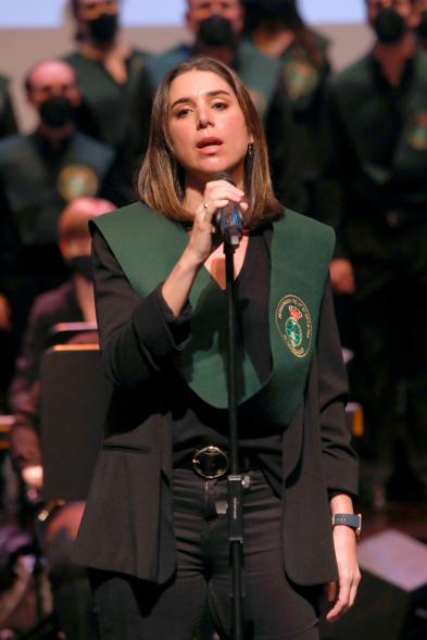 Presentación de las Fiestas Virgen de la Paz 2022 -Imagen de un momento de la actuación de una solistas del Coro de la Fundación Veinticuatro de Enero.