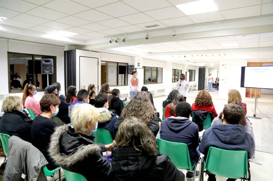 Evento visto desde detrás del público