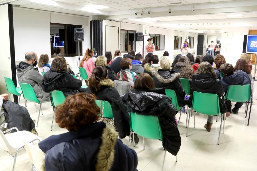Evento visto desde detrás del público