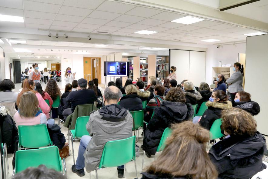 Evento visto desde detrás del público