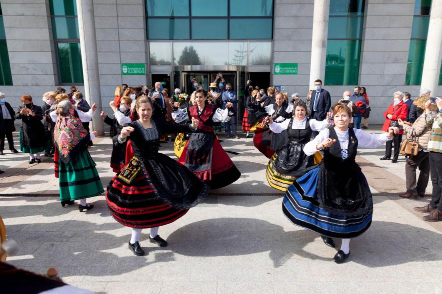 Festividad de Las Águedas 2022 - Baile tradicional de las Águedas en la puerta del Ayuntamiento.