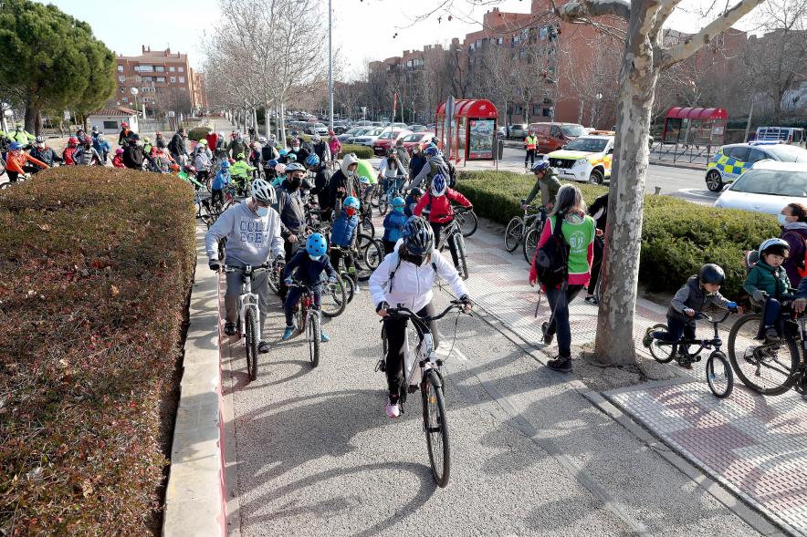 Marcha en Bici por la Paz -  Imagen de los participantes de la  carrera.