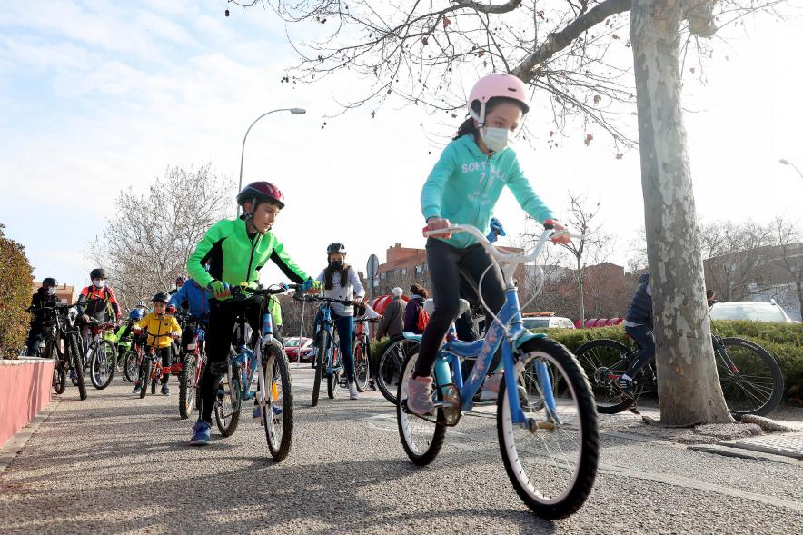 Marcha en Bici por la Paz -  Imagen de los participantes de la  carrera.