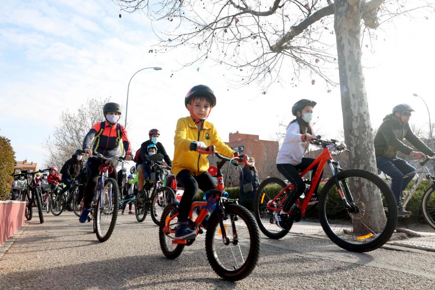 Marcha en Bici por la Paz -  Imagen de los participantes de la  carrera.